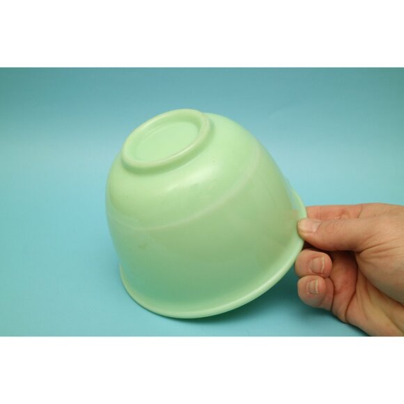 Vintage Jeanette Jadeite Uranium Glass Mixing Batter Bowl w/ Pour Spout 6 1/2" - Picture 6 of 6
